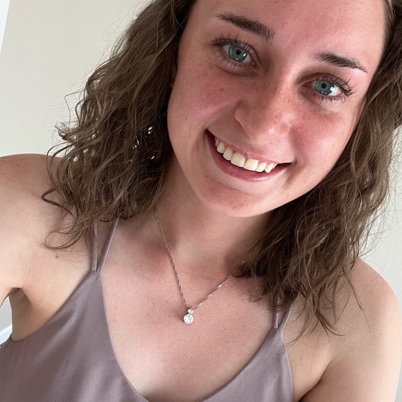 Meet your Posher, Kristy - Picture 2 of 2